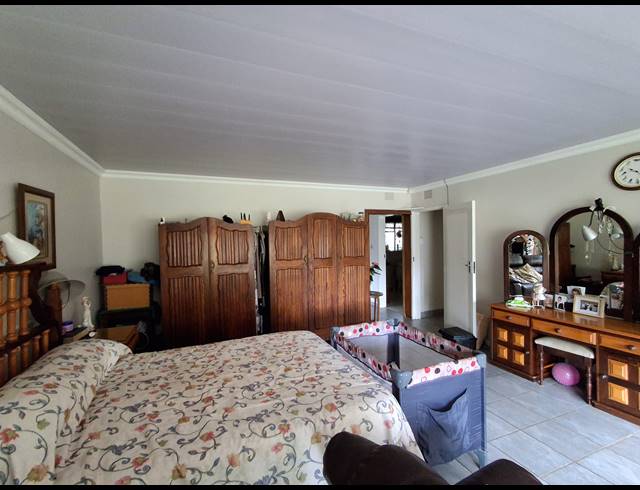4 BEDROOM FREESTANDING FOR SALE IN STILFONTEIN EXT 4